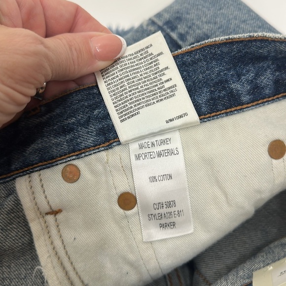 AGOLDE Parker cut off button fly denim distressed shorts size 32. NWT. - Picture 9 of 9